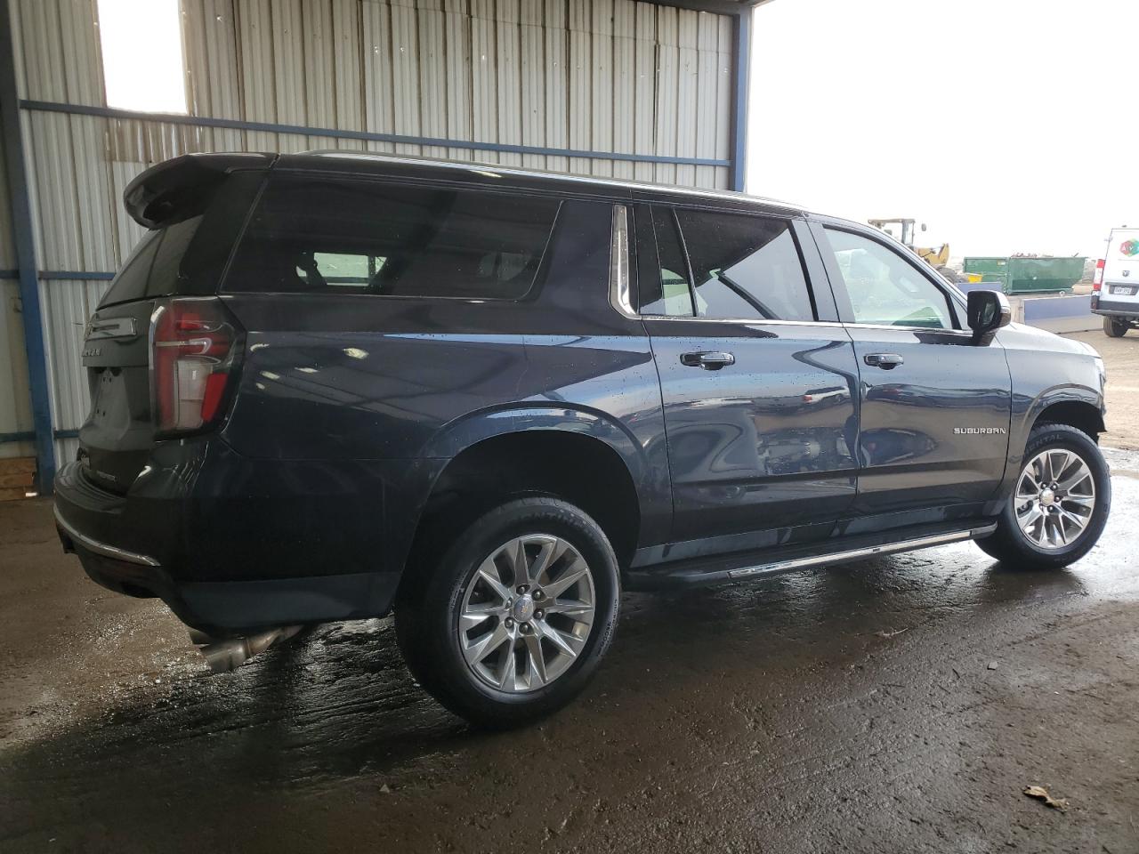 2023 Chevrolet Suburban - Image 3