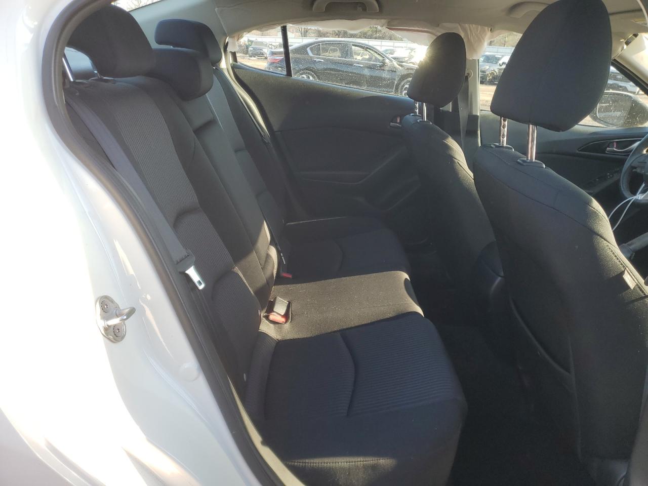 2015 Mazda 3 - Image 10