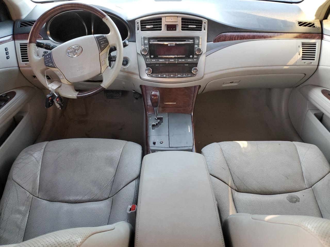 2011 Toyota Avalon - Image 8