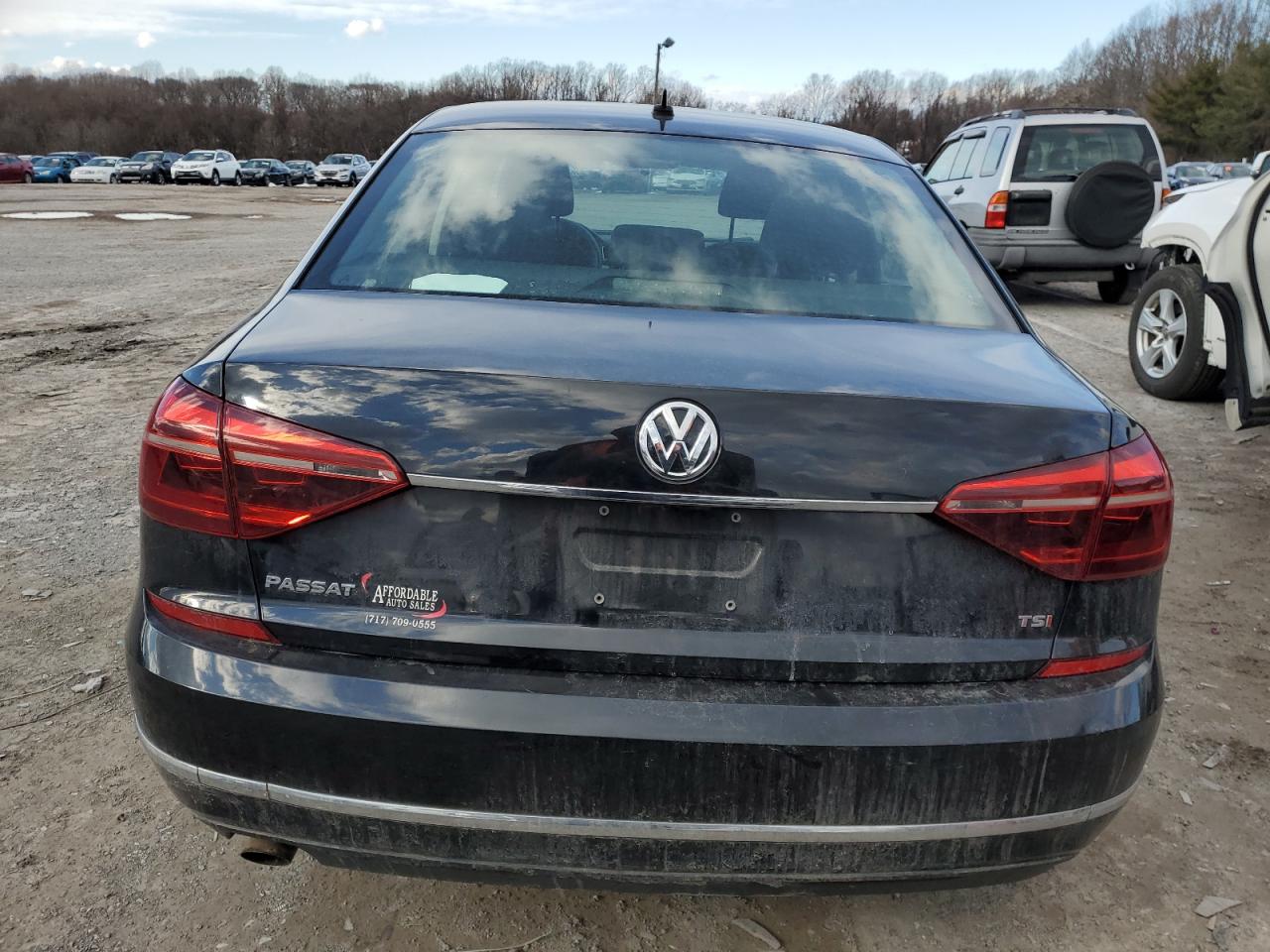 2017 Volkswagen Passat - Image 6