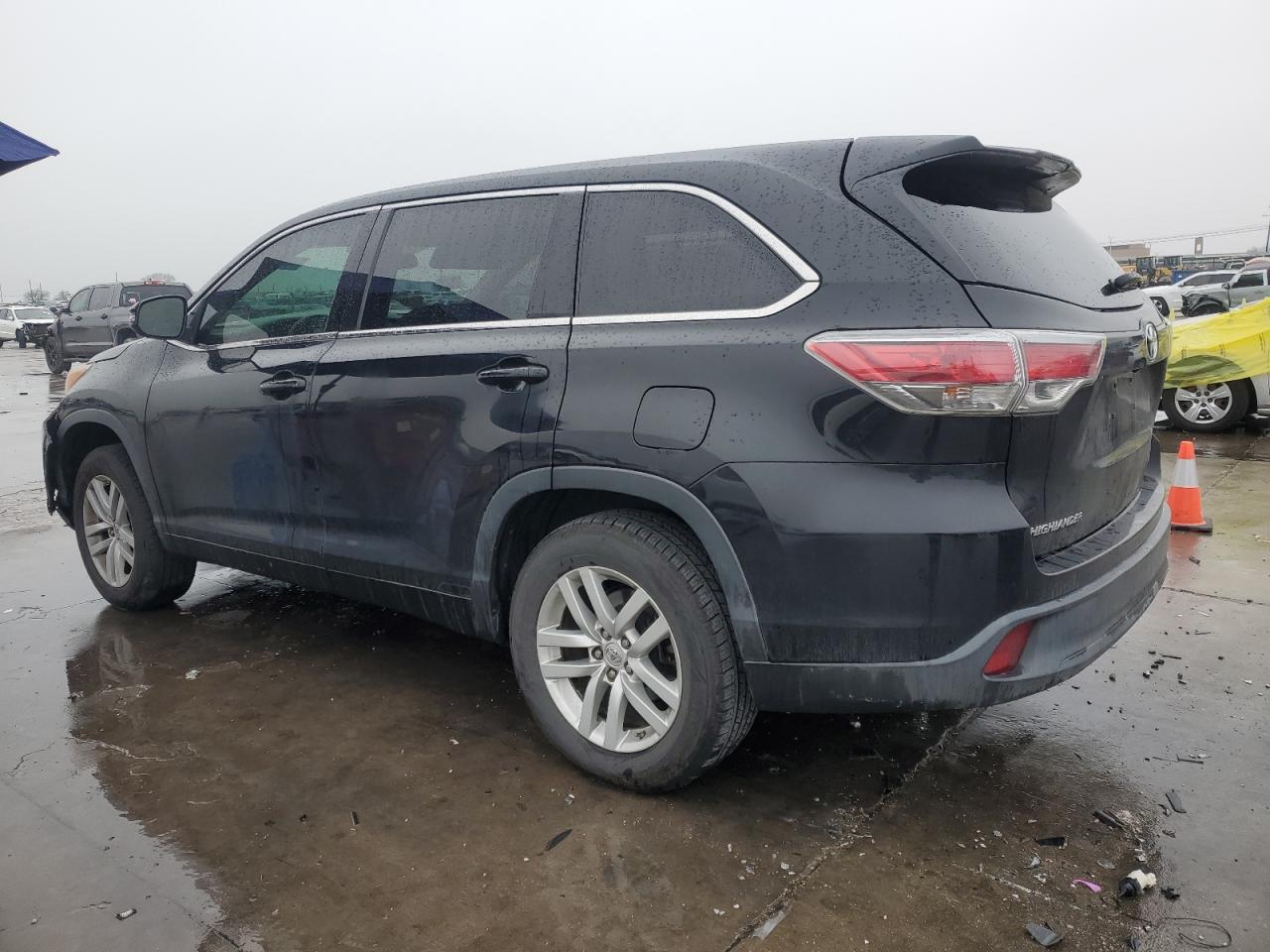 2014 Toyota Highlander - Image 2