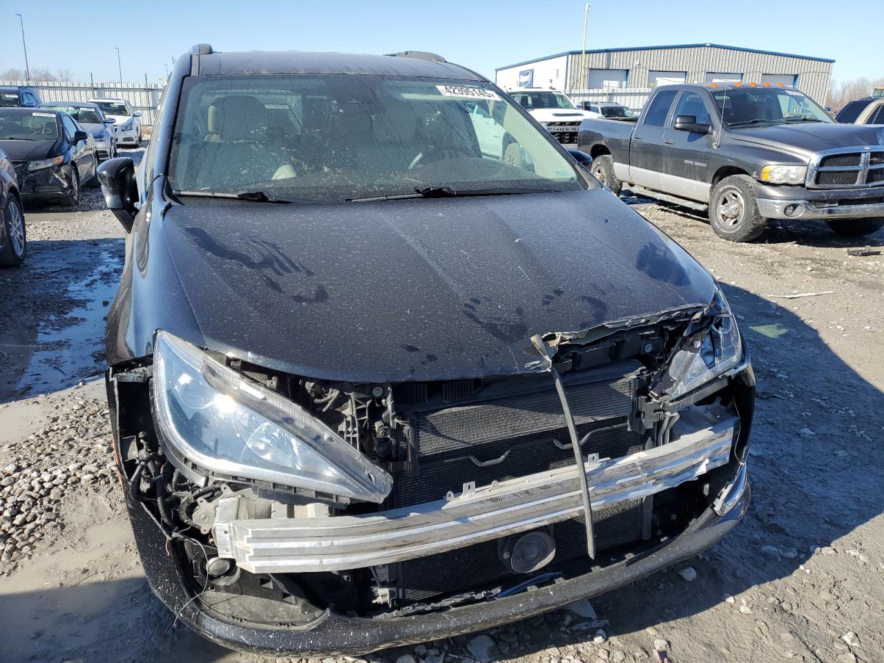 2017 Chrysler Pacifica - Image 5