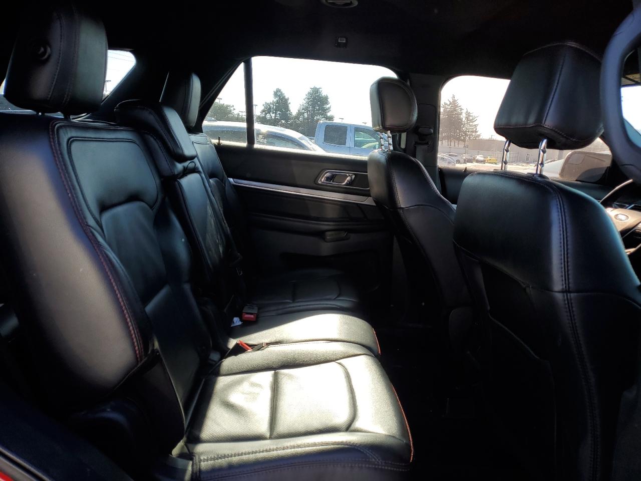 2017 Ford Explorer - Image 11