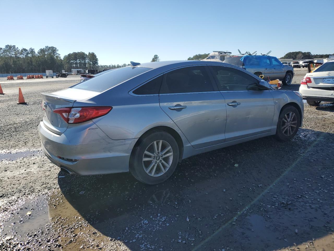 2016 Hyundai Sonata - Image 3