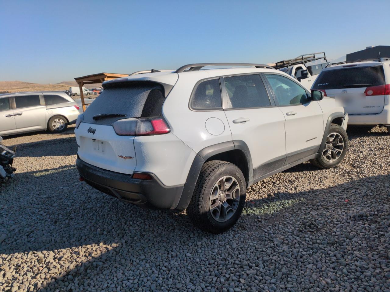 2020 Jeep Cherokee - Image 3