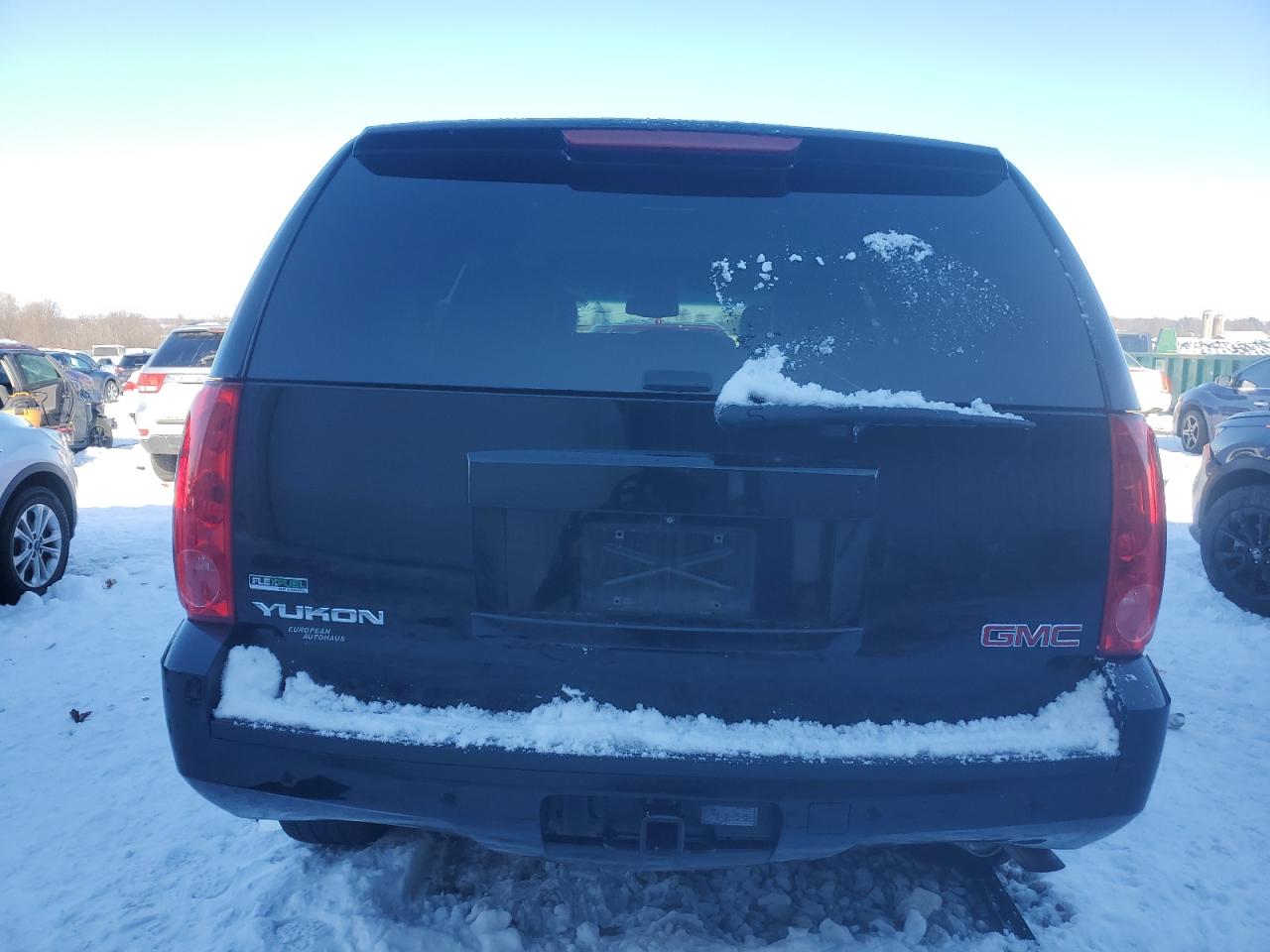 2011 GMC Yukon - Image 6