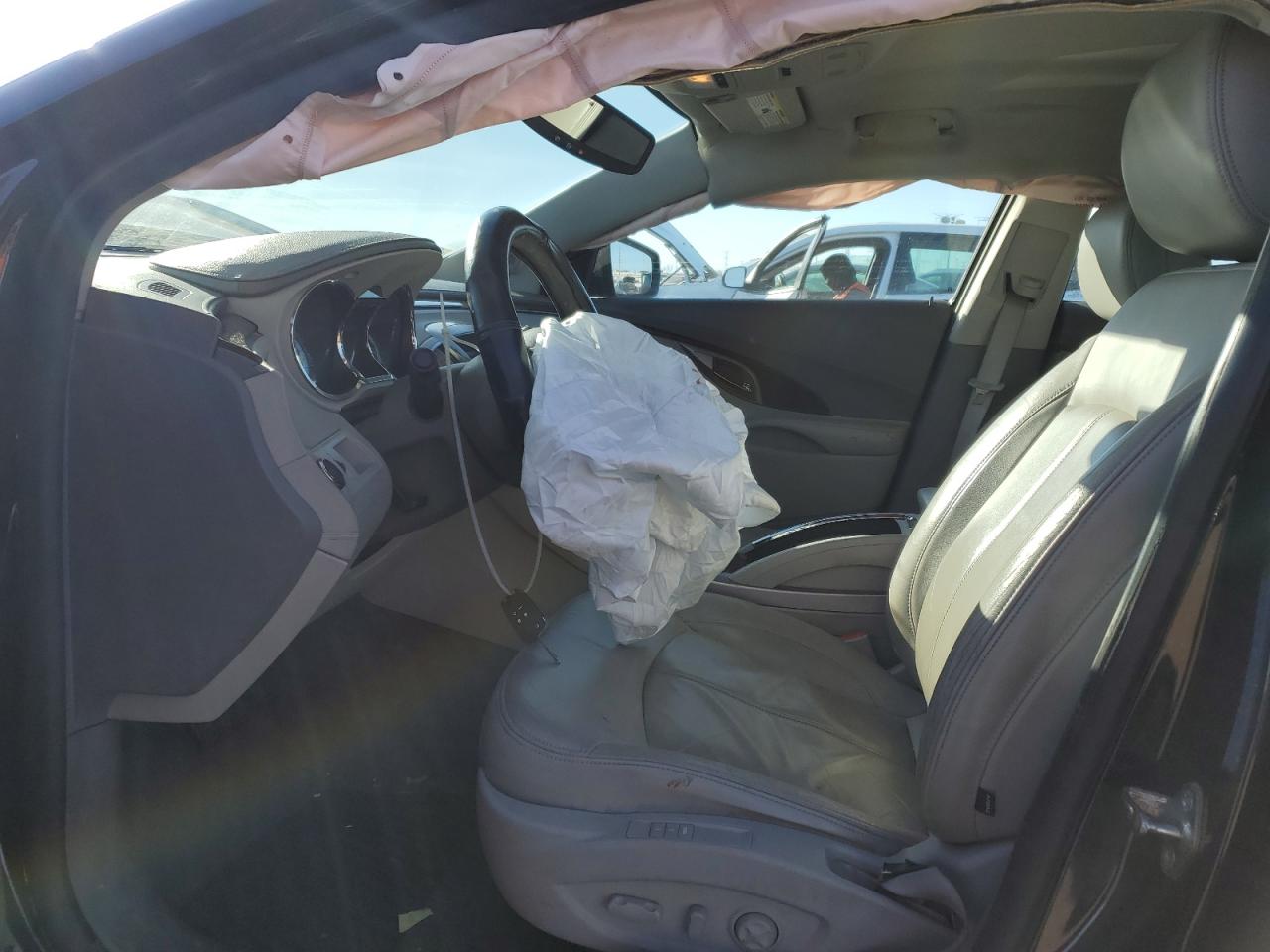 2010 Buick LaCrosse - Image 7