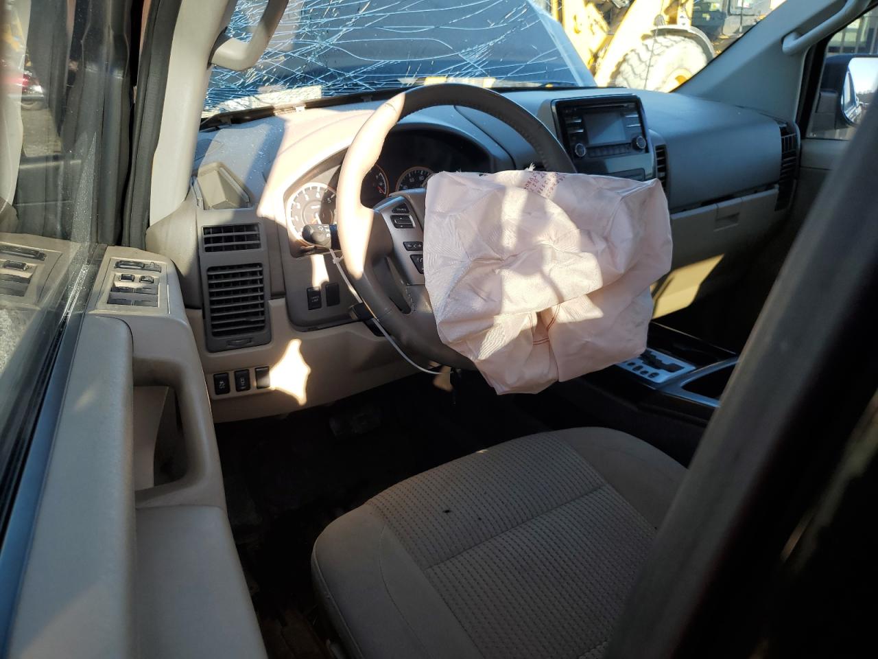 2013 Nissan Titan - Image 8
