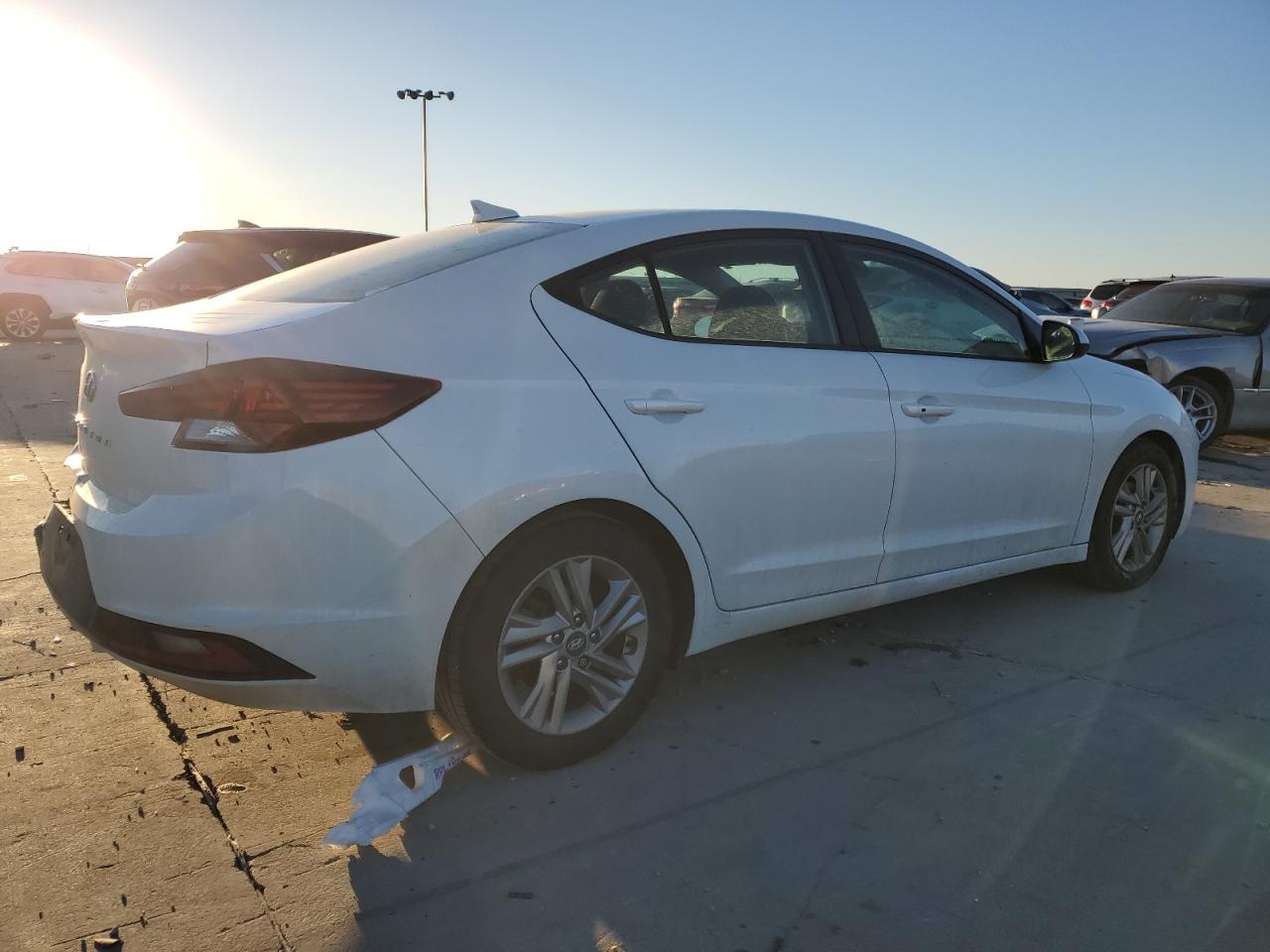 2020 Hyundai Elantra - Image 3