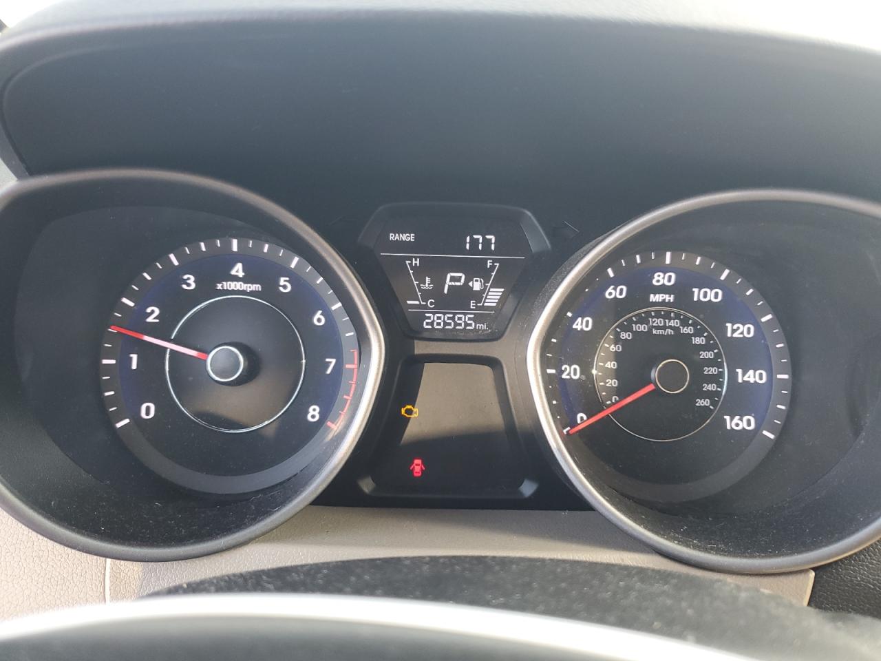 2016 Hyundai Elantra - Image 9