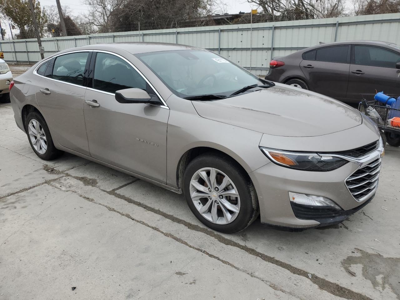 2023 Chevrolet Malibu - Image 4