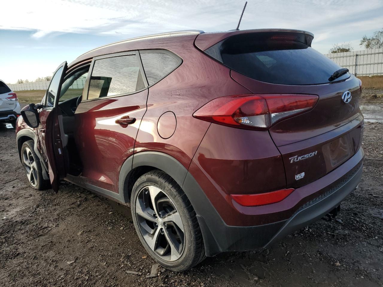 2016 Hyundai Tucson - Image 2