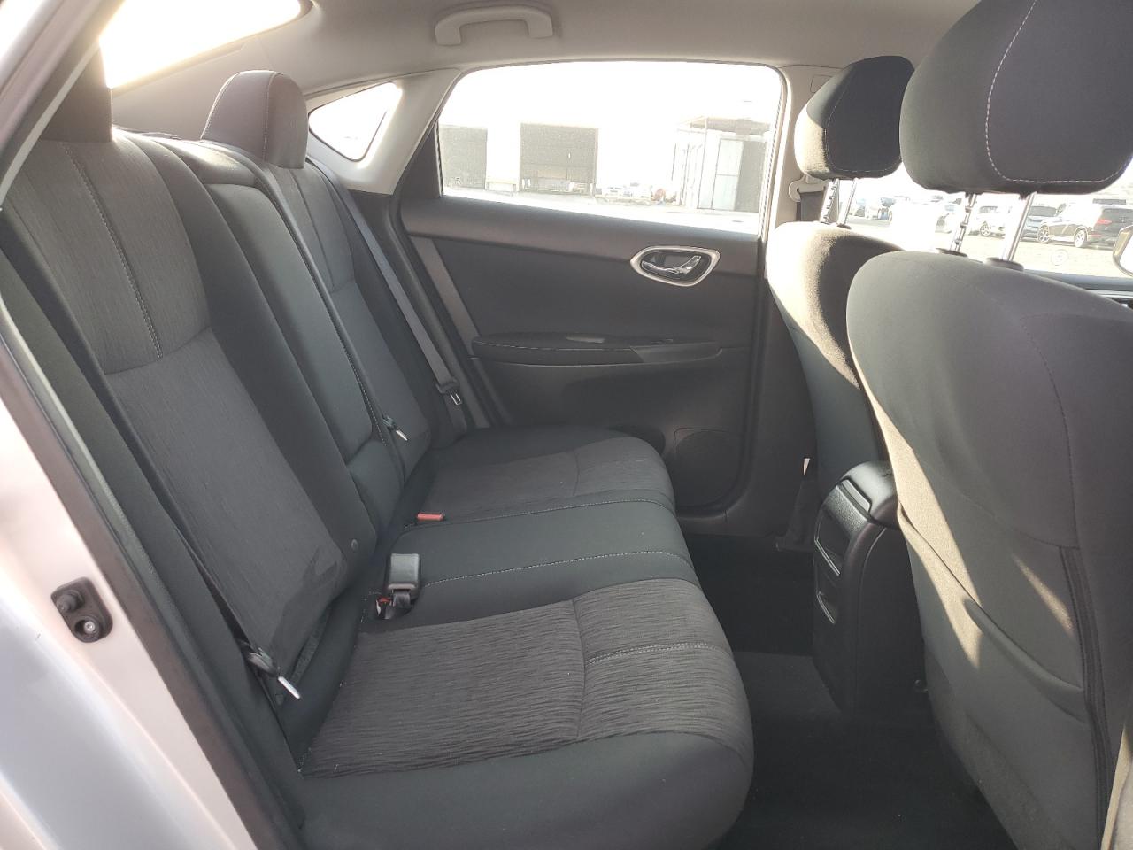2015 Nissan Sentra - Image 10