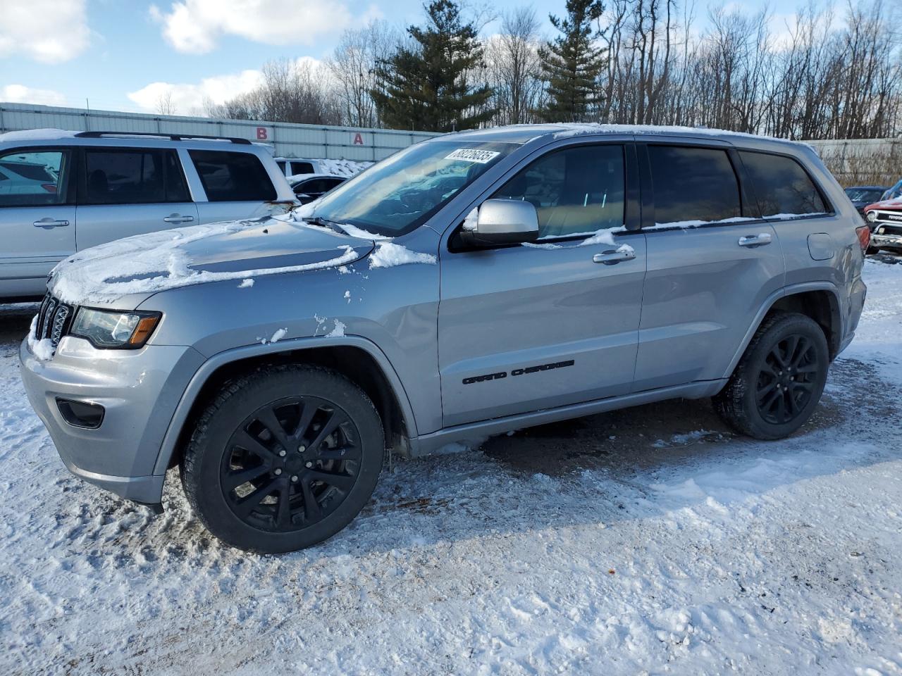 2018 Jeep Grand Cherokee Laredo for Sale in Davison, MI - Front End