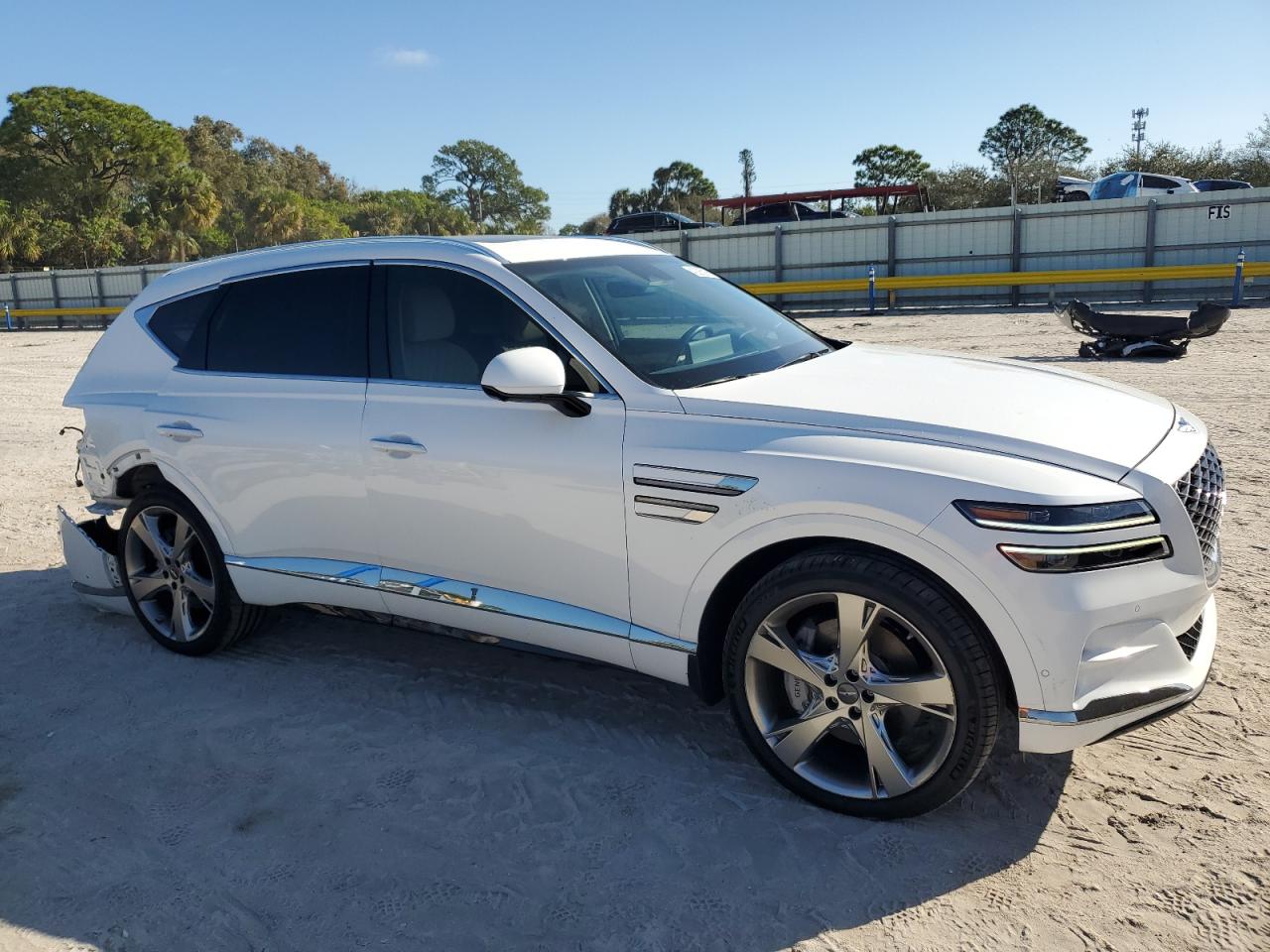 2022 Genesis GV80 - Image 4