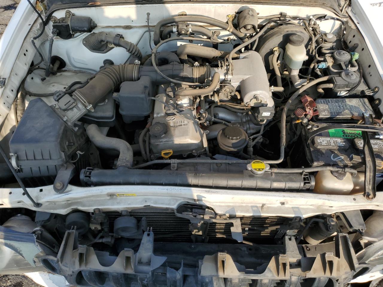 2001 Toyota Tacoma - Image 13
