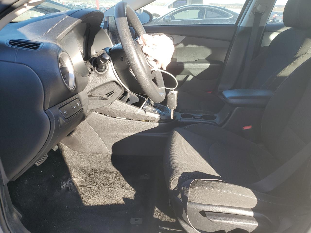 2021 Kia Forte - Image 7