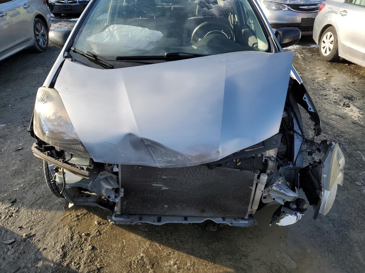 2010 Honda Fit - Image 11