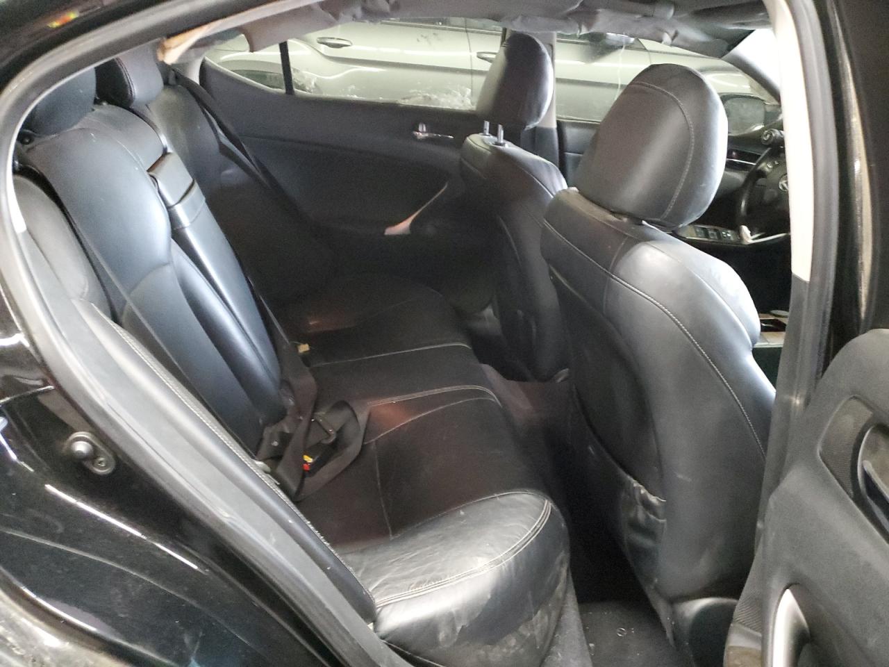 2010 Lexus IS - Image 10