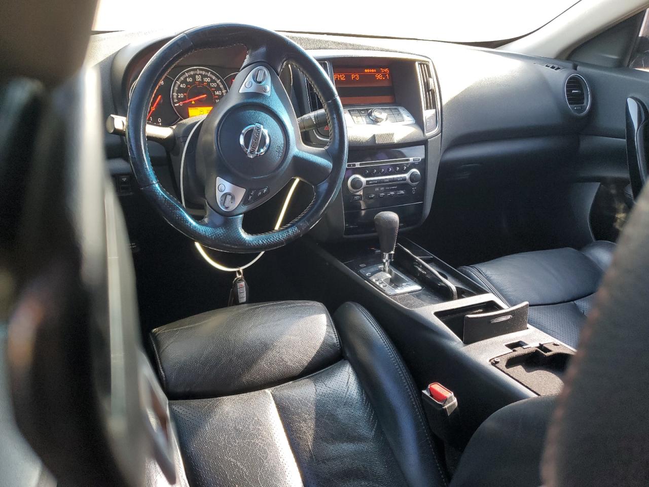 2010 Nissan Maxima - Image 8