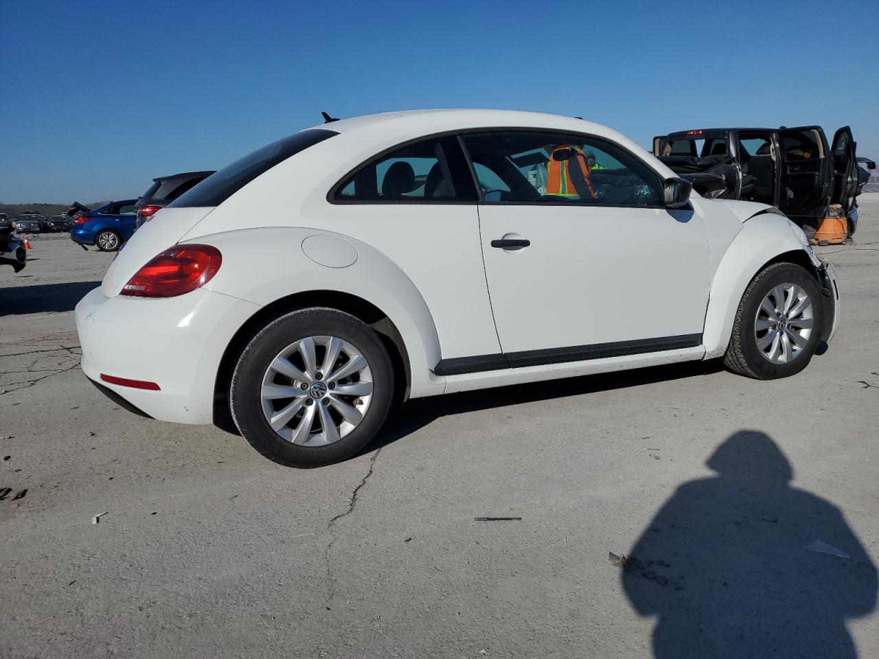 2014 Volkswagen Beetle - Image 3