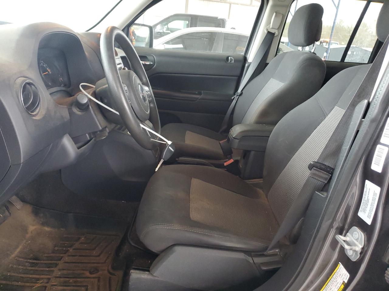 2015 Jeep Liberty (Patriot) - Image 7