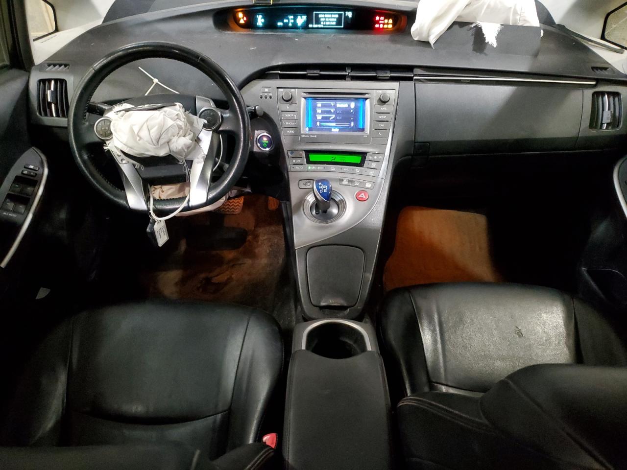 2013 Toyota Prius - Image 8