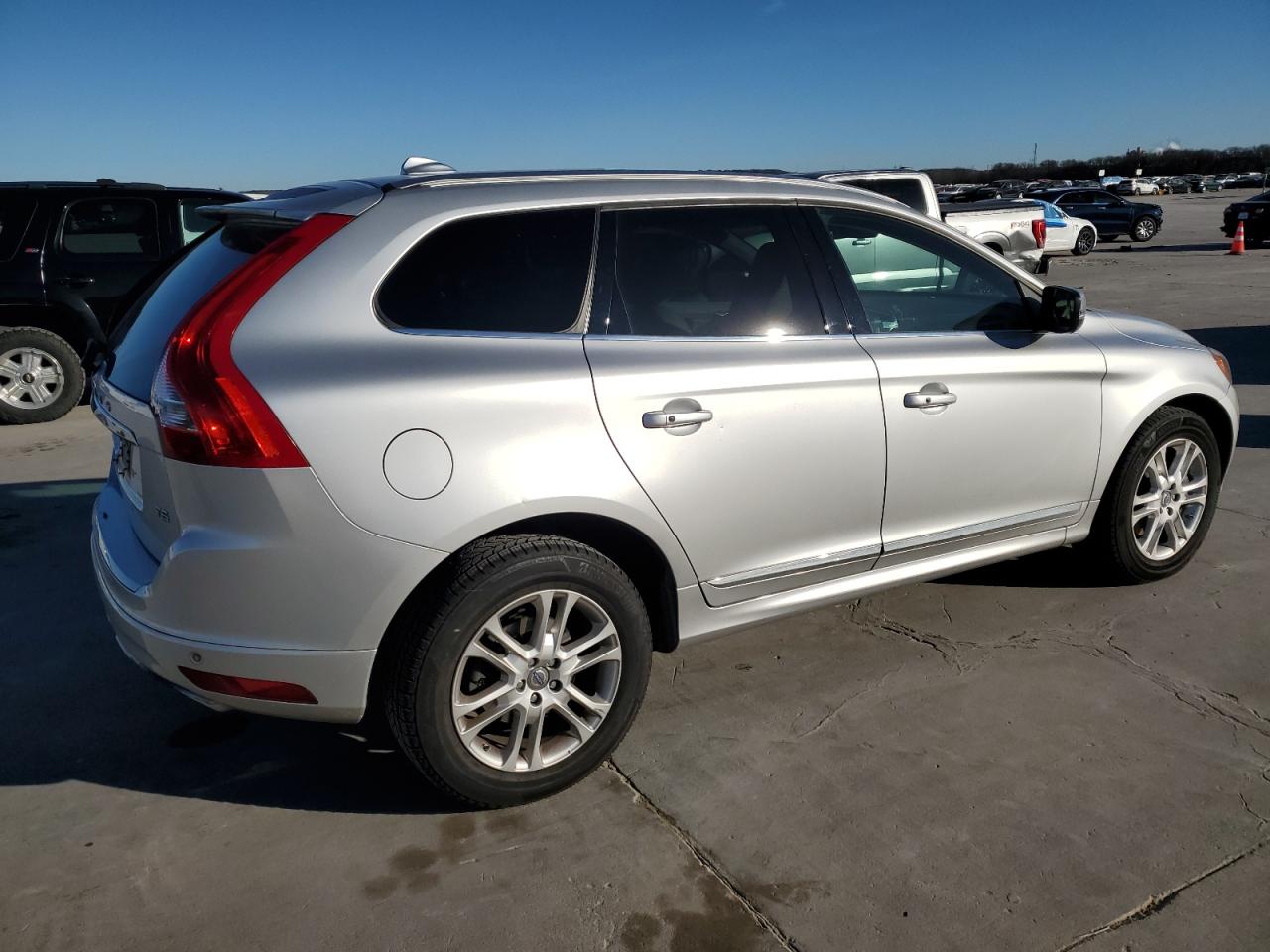 VIN YV440MDKXF2677488 2015 VOLVO XC60 no.3