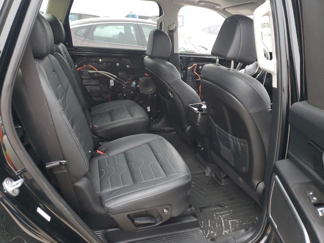 2022 Kia Telluride - Image 11