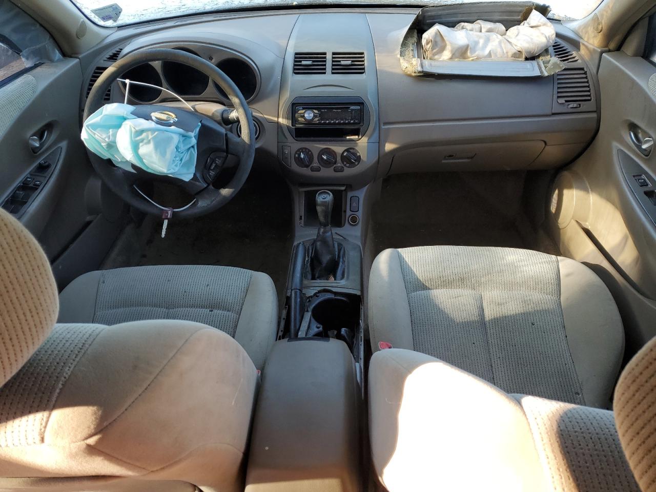 2002 Nissan Altima - Image 8