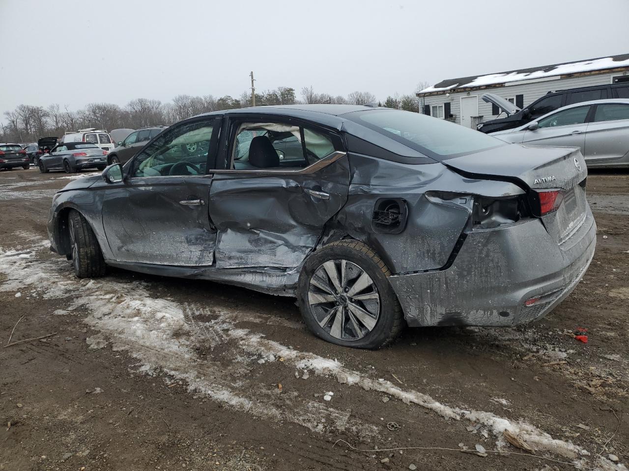 2021 Nissan Altima - Image 2