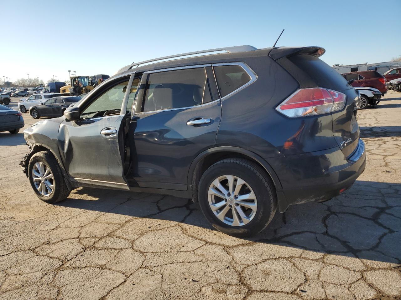 2015 Nissan Rogue - Image 2