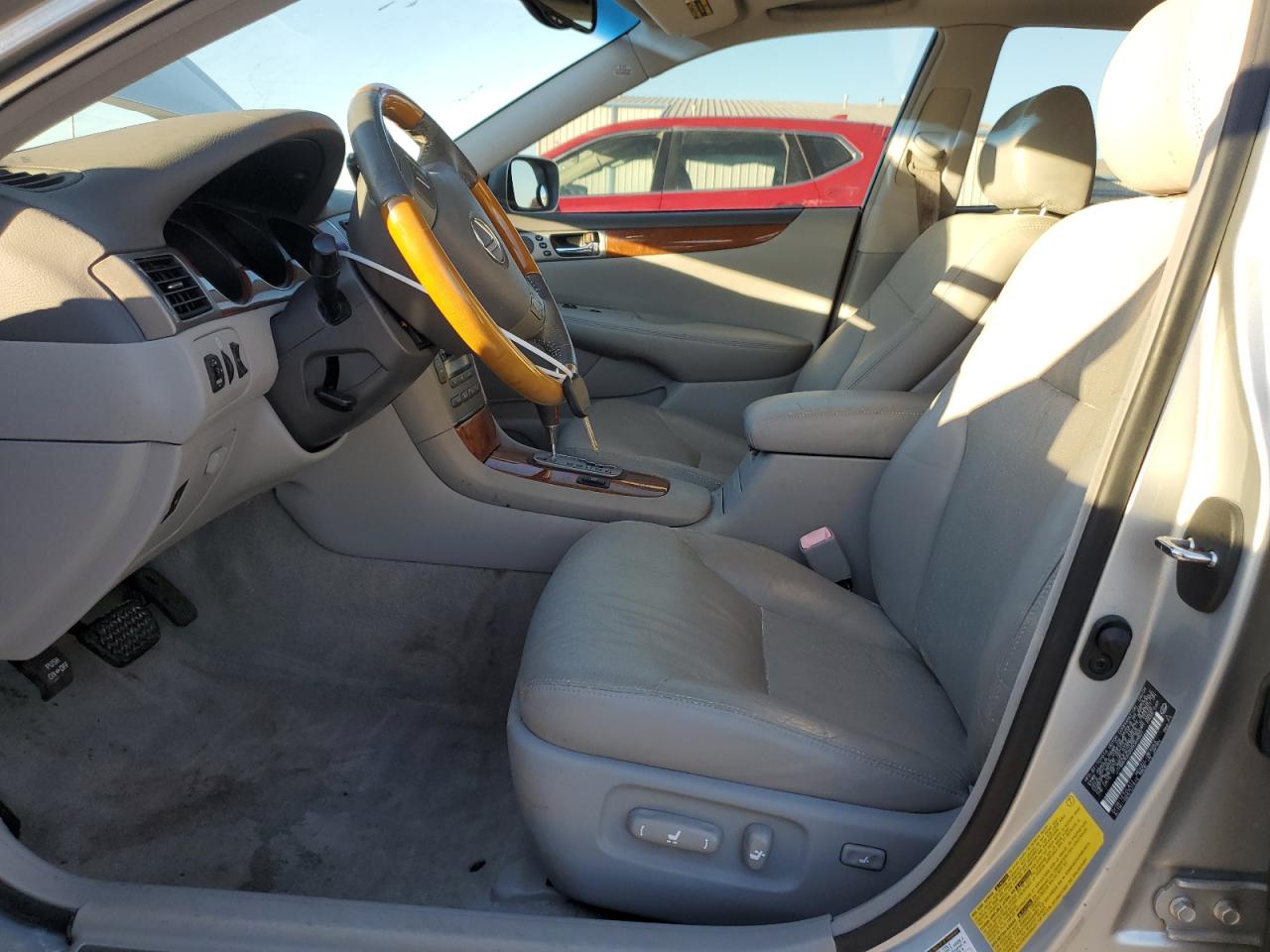 2005 Lexus ES - Image 7
