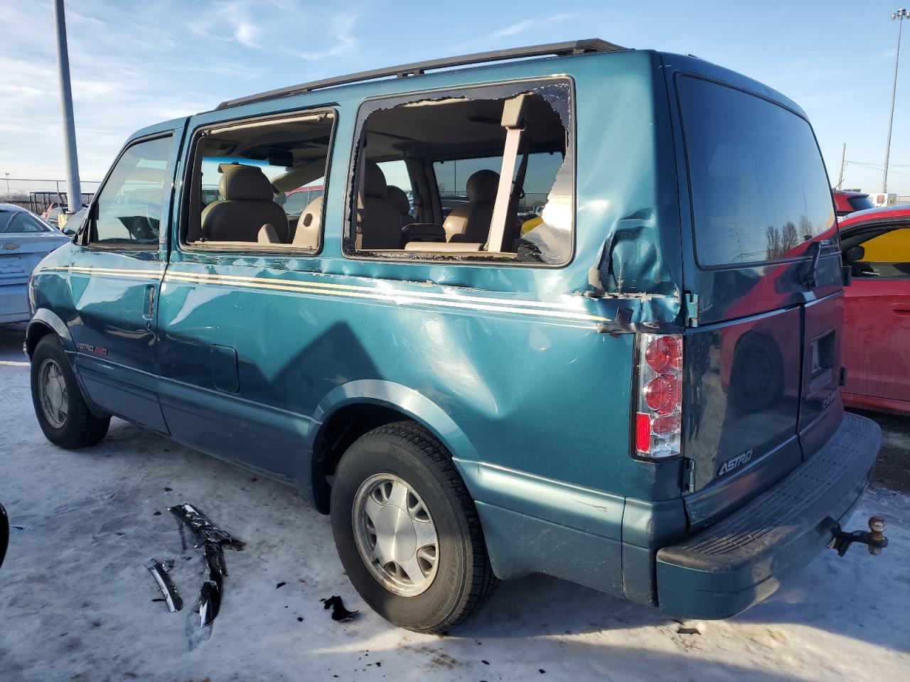 2002 Chevrolet Astro - Image 2
