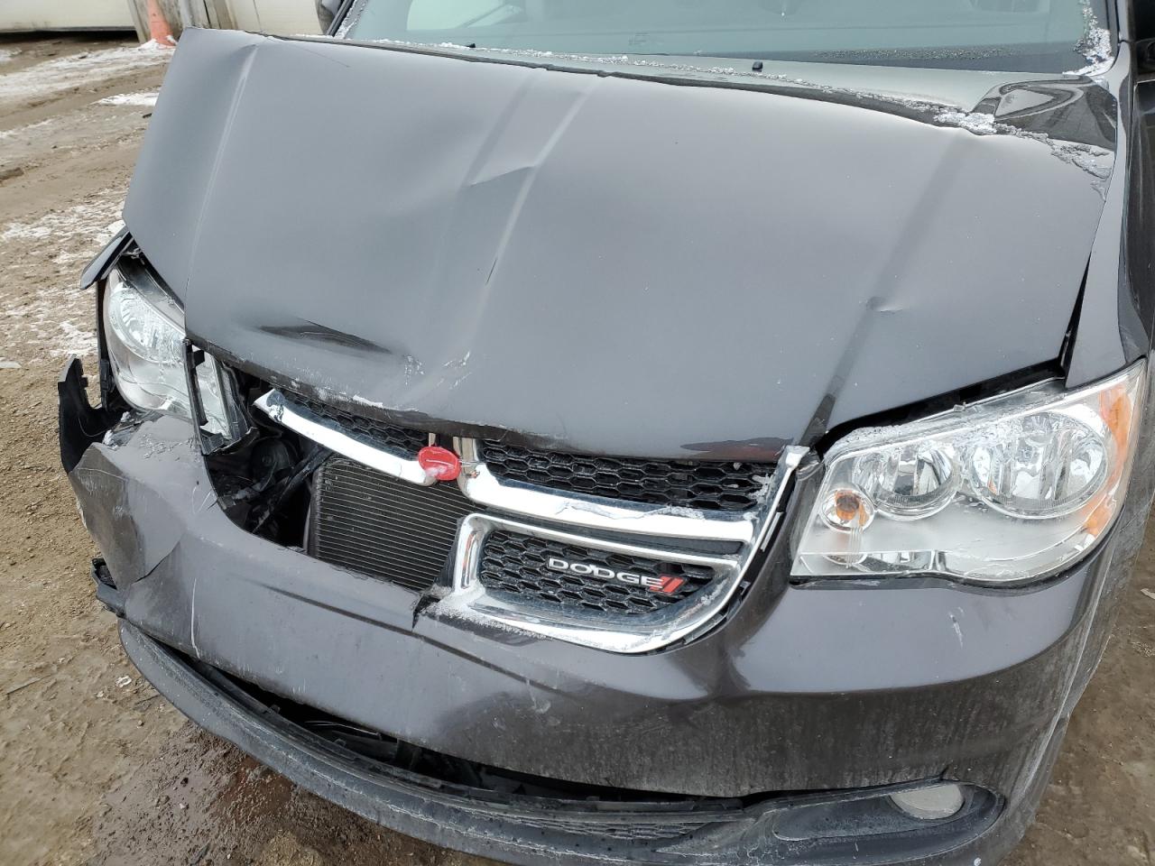 2020 Dodge Caravan - Image 12