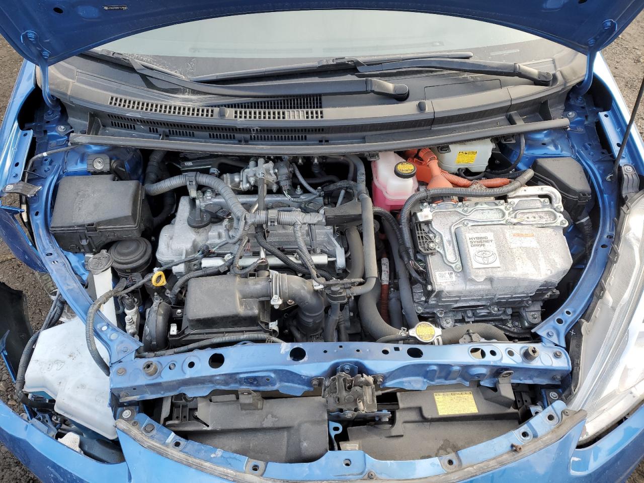 2015 Toyota Prius - Image 11