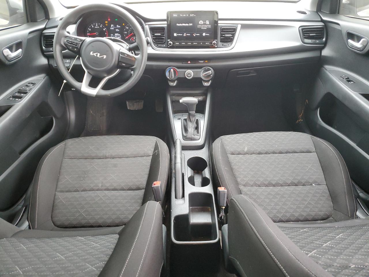 2023 Kia Rio - Image 8