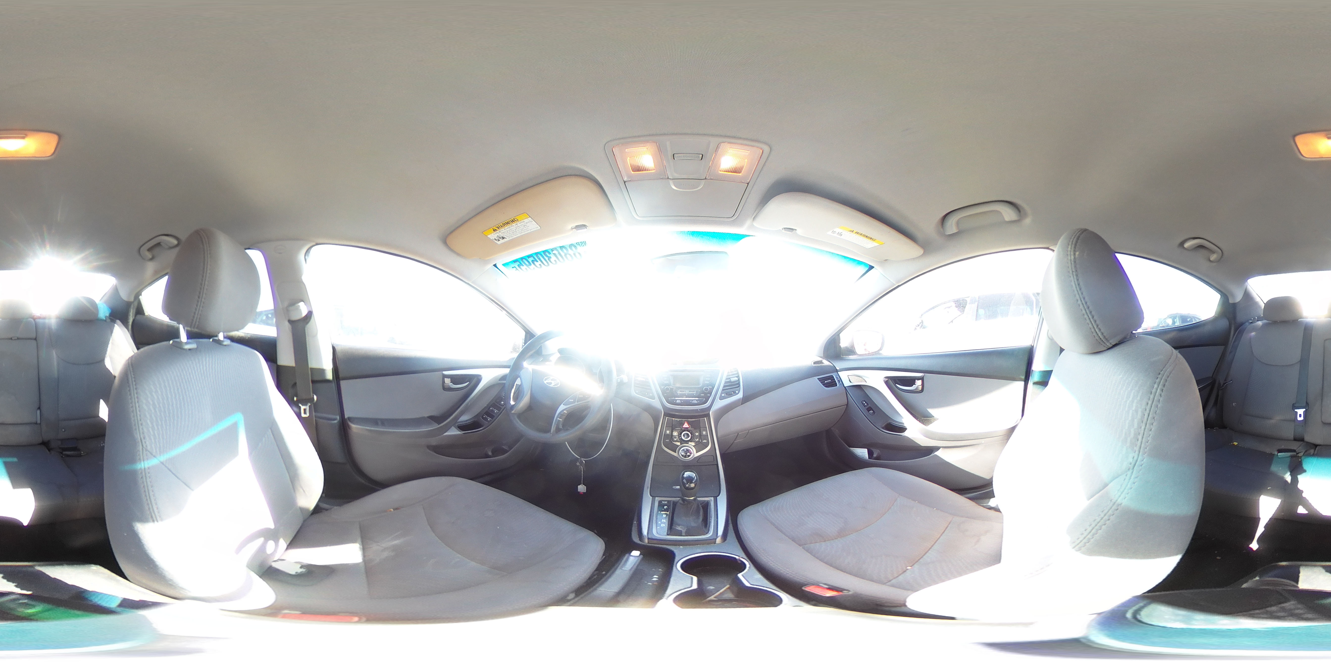 2016 Hyundai Elantra - Image 12