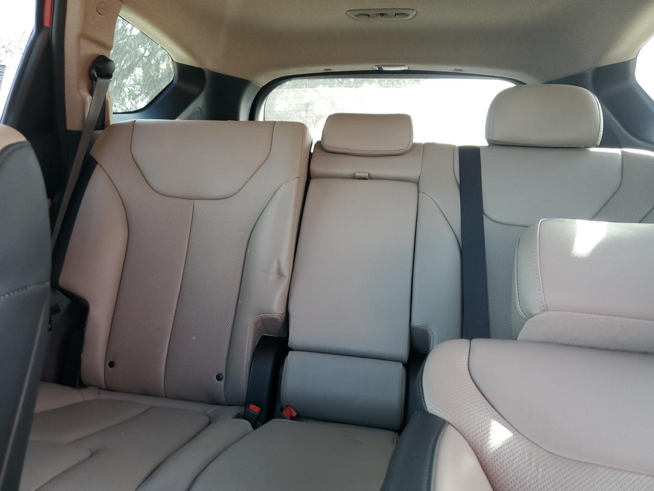 2020 Hyundai Santa Fe - Image 10