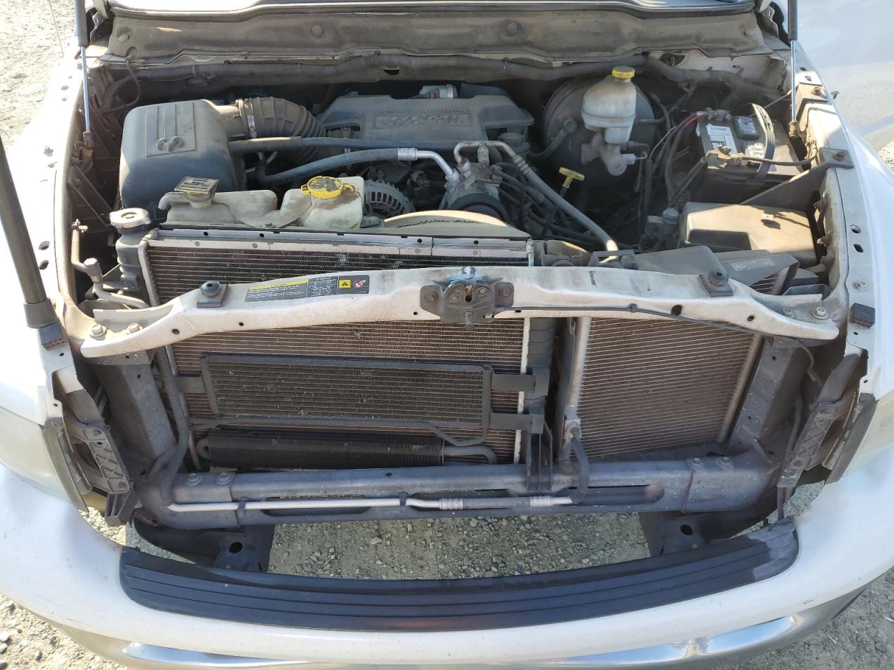 2005 Dodge RAM - Image 11