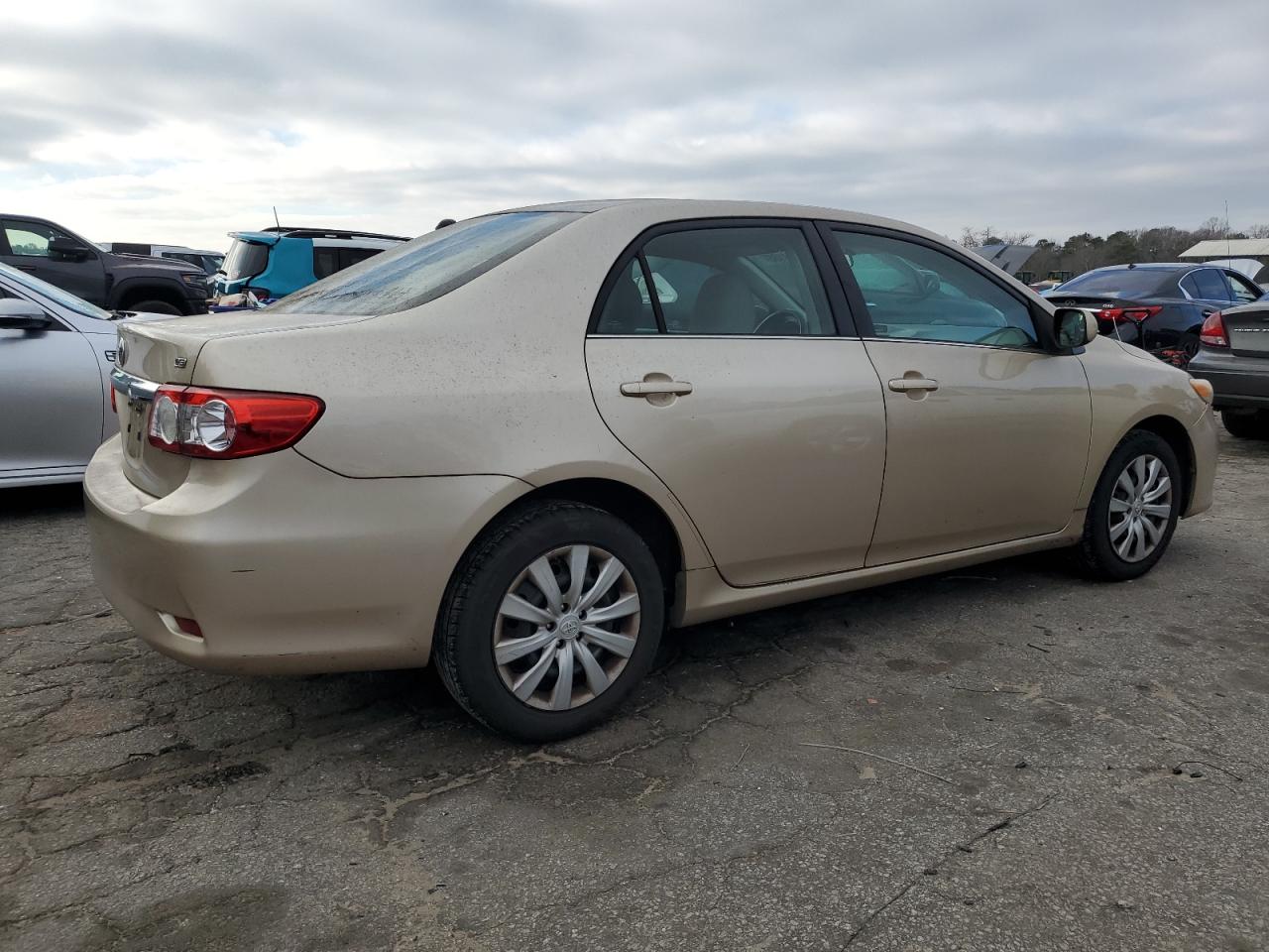 VIN 2T1BU4EE2DC007424 2013 TOYOTA COROLLA no.3