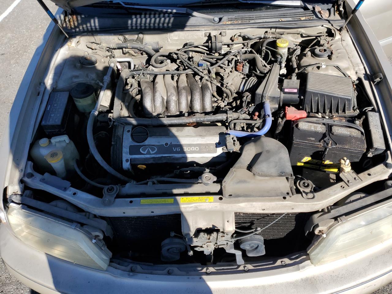 1999 Infiniti I - Image 11