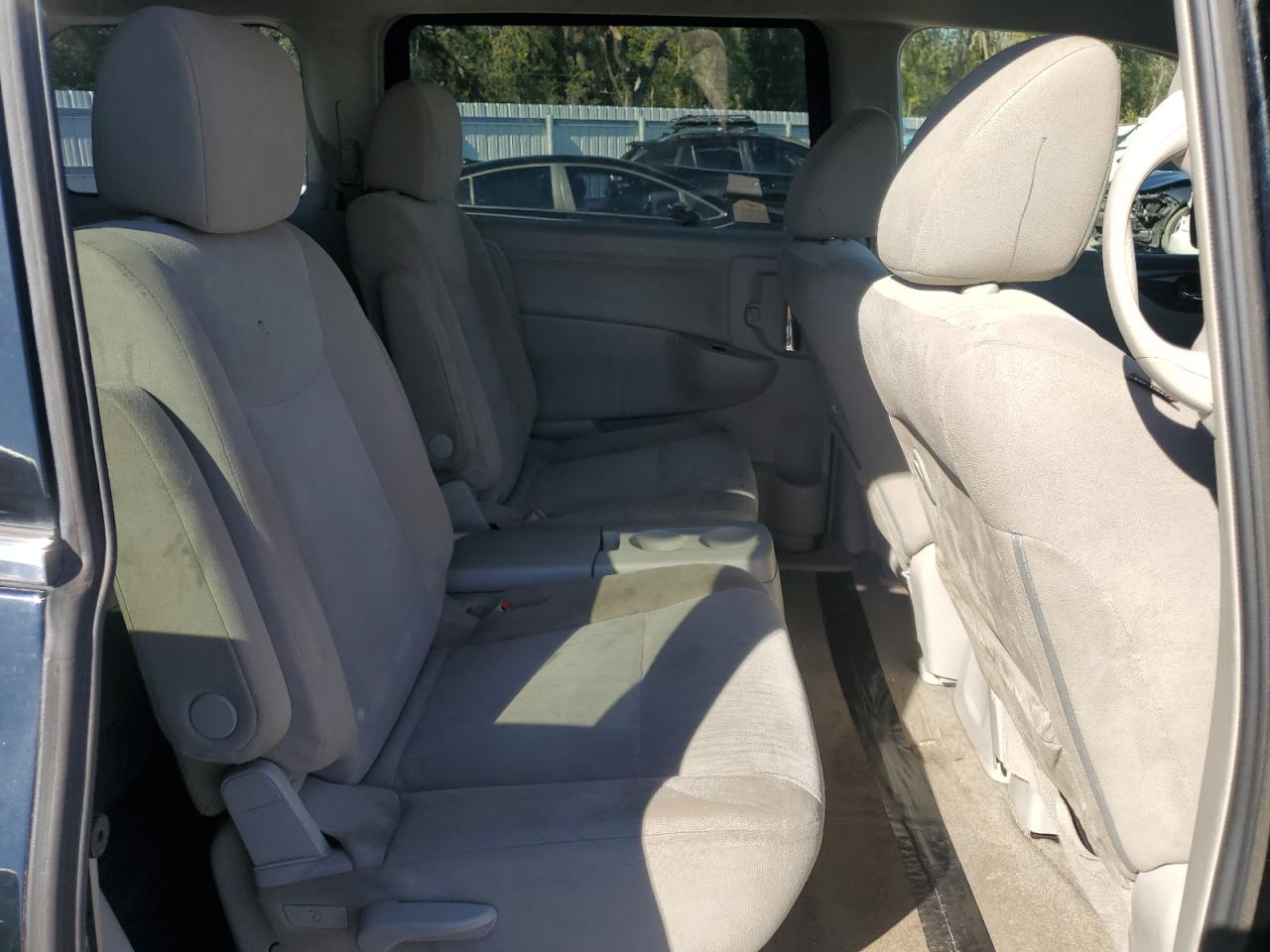 2016 Nissan Quest - Image 11
