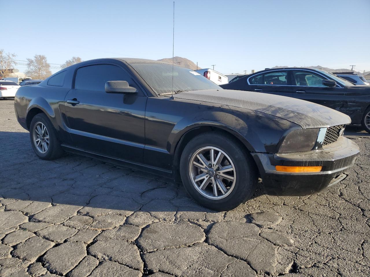 2005 Ford Mustang - Image 4