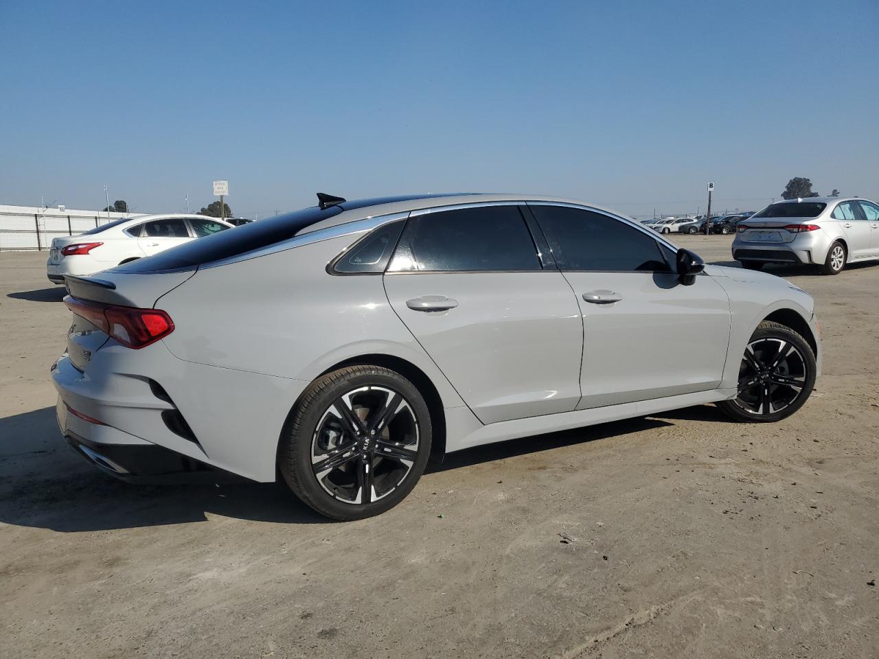2021 Kia K5 - Image 3