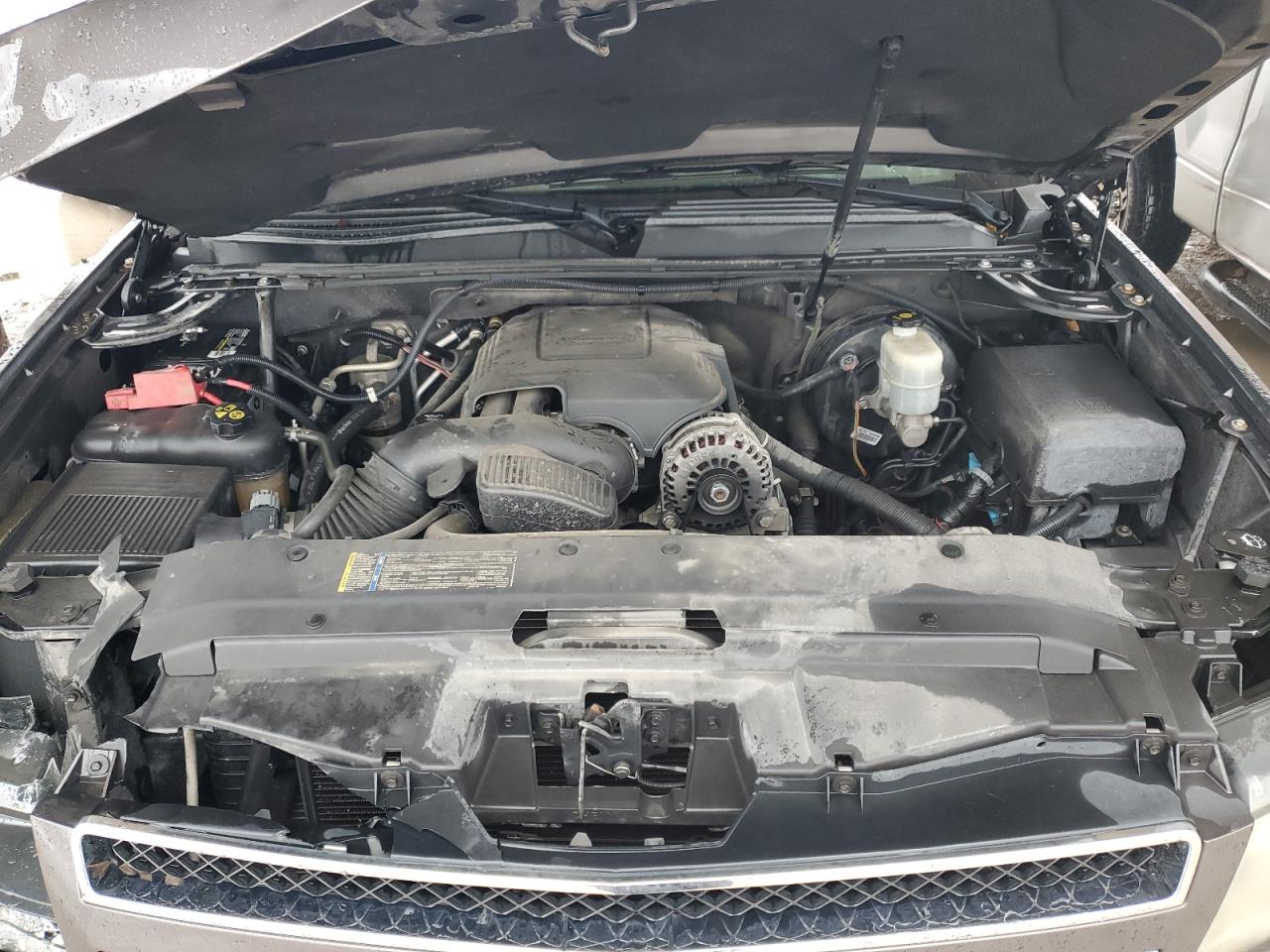 2011 Chevrolet Suburban - Image 12