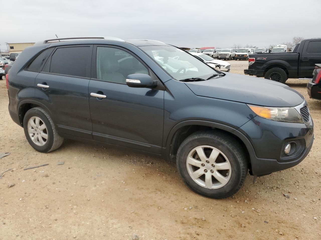 2011 Kia Sorento - Image 4