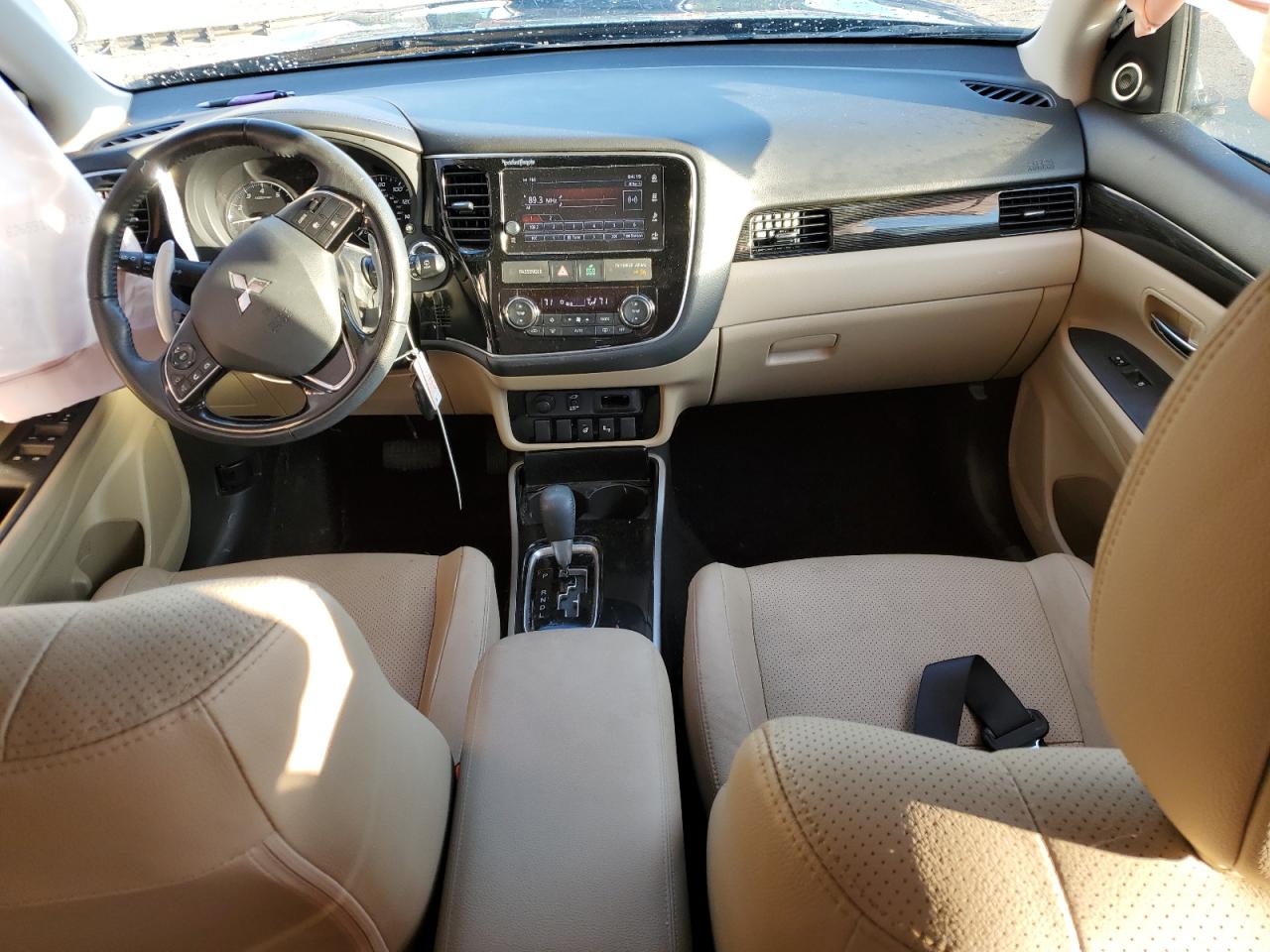 2018 Mitsubishi Outlander - Image 8