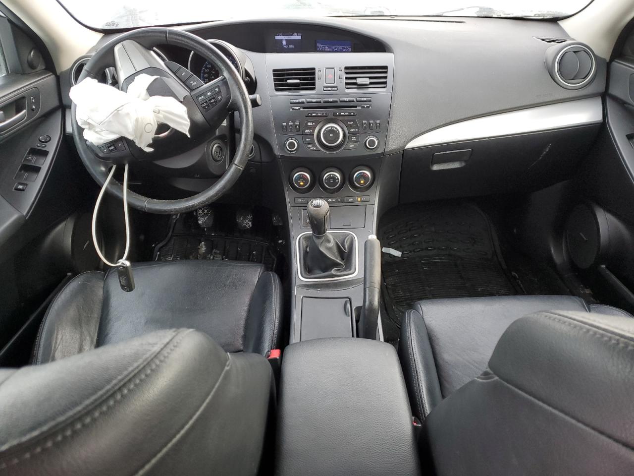 2013 Mazda 3 - Image 8