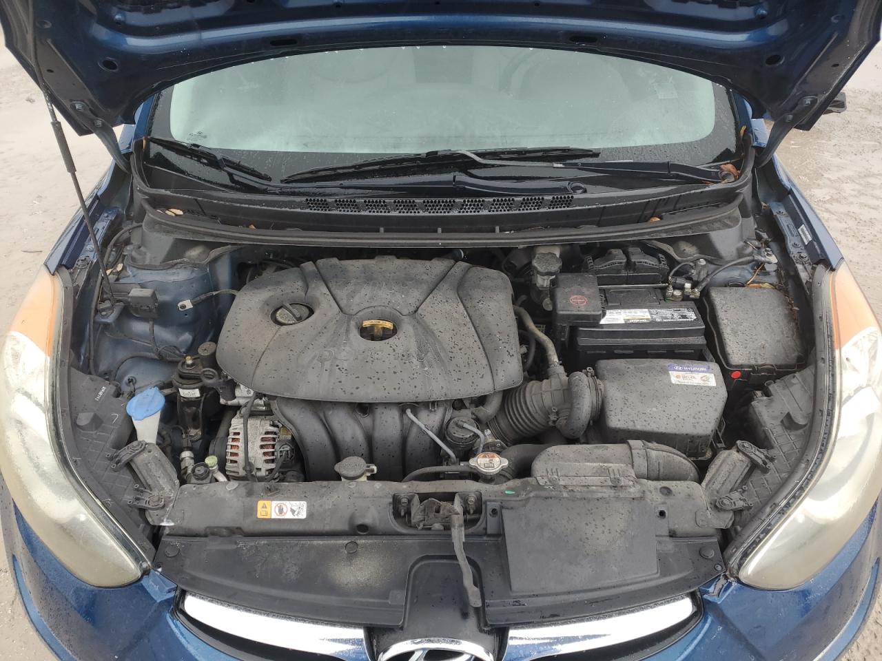 2013 Hyundai Elantra - Image 11